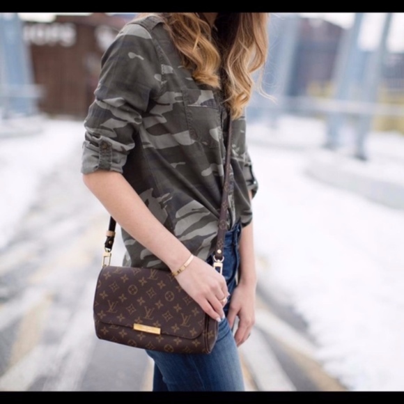 Louis Vuitton Handbags - Louis Vuitton Adjustable Monogram 16MM Strap